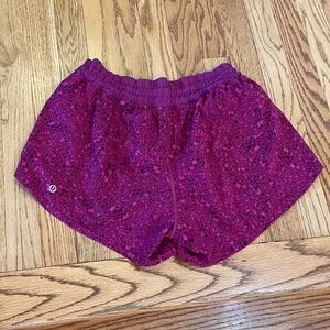 Lululemon Tracker Short III Paradise Geo Regal Plum Multi - Size 10